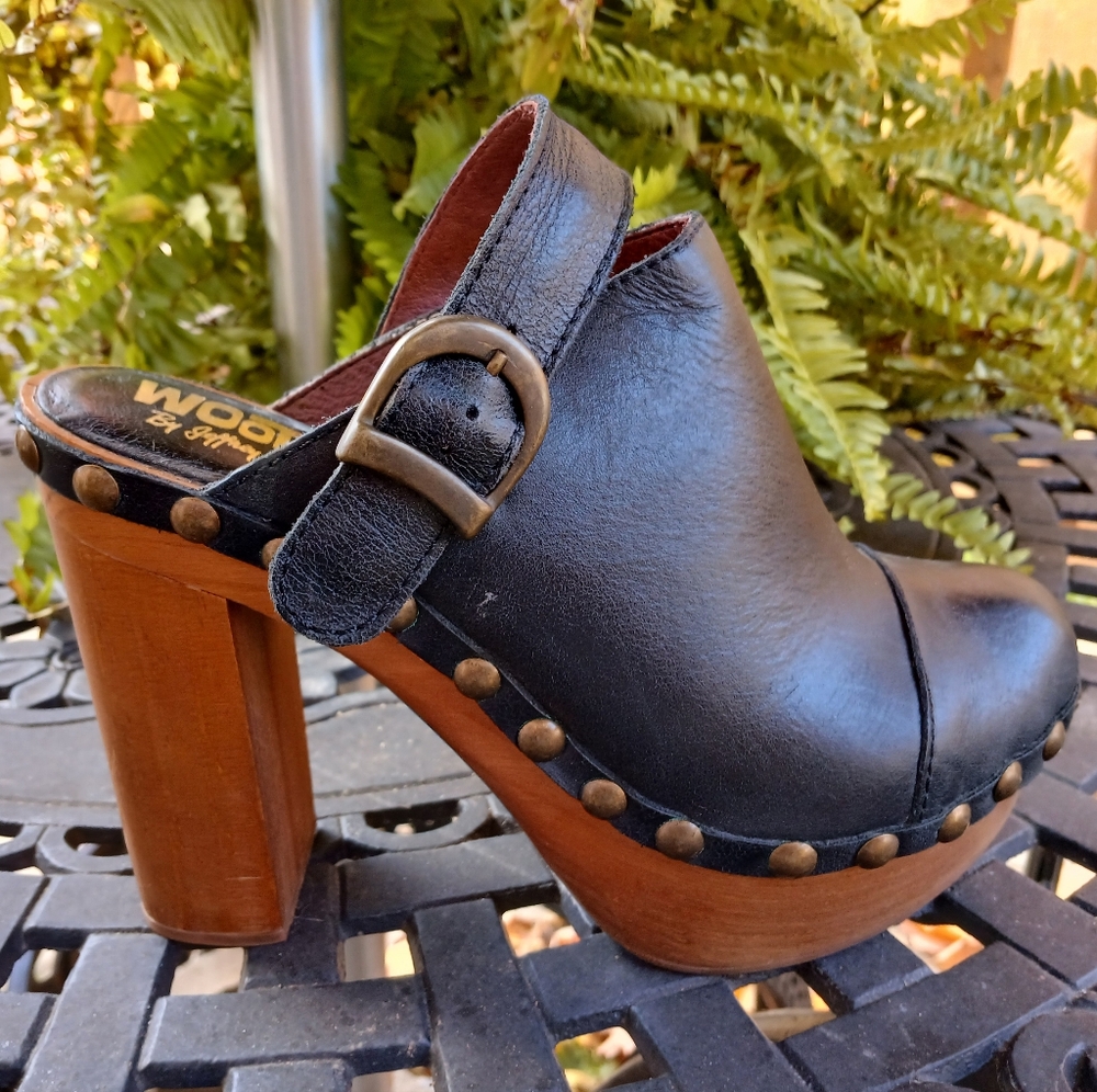Jeffrey Campbell Black Leather, Wooden Heel Platform Clogs